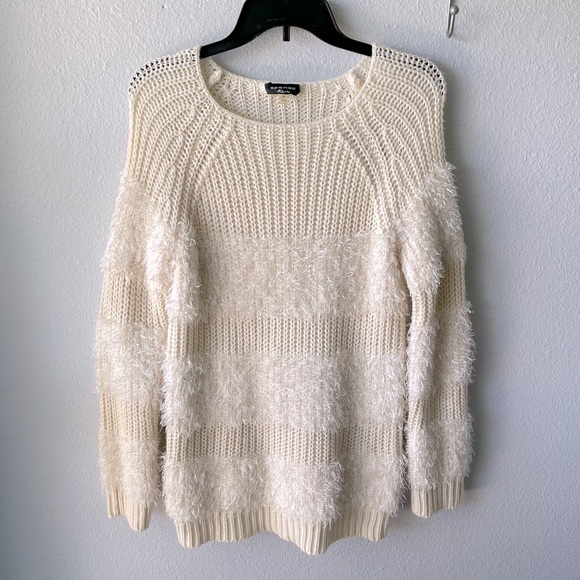 Spense knits Sweater - Picture 1 of 7